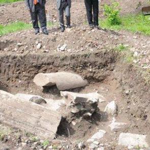 Lise inşaatında heyecanlandıran keşif