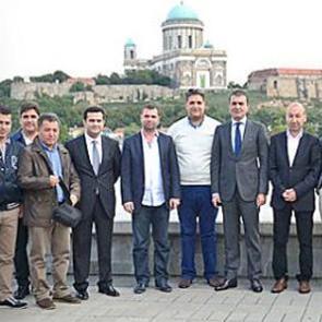 Macaristan'da Kanuni'ye 'muhteşem' t&uuml;rbe