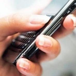 Manisa'da cep telefonu yangın &ccedil;ıkardı