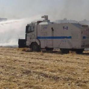 Mardin'deki yangına TOMA'lı m&uuml;dahale