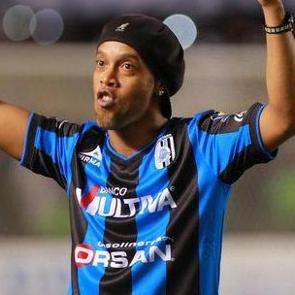 Ronaldinho Perşembe g&uuml;n&uuml; İstanbul'da