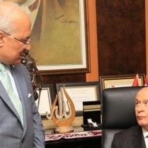 Mersin b&uuml;y&uuml;kşehir belediyesinde r&uuml;şvet istifası