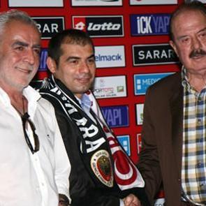 Metin Diyadin Gen&ccedil;lerbirliği'ne imzayı attı