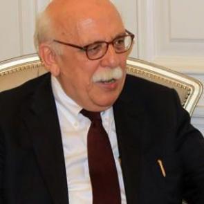 Avcı: Azınlık öğrenciye seçmeli Hristiyanlık dersi