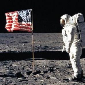 NASA Ay'a gidildiğini g&ouml;steren kaydı silmiş!