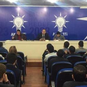 Ak gen&ccedil;lik sandık i&ccedil;in toplandı