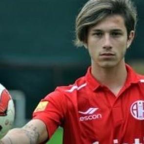 O tweeti atınca, takımdan g&ouml;nderildi!