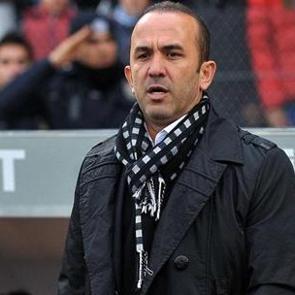 Başkan a&ccedil;ıkladı! &Ouml;zdilek'in yerine...