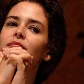 Pelin Batu: Bu h&uuml;k&uuml;metin eli &ouml;p&uuml;l&uuml;r