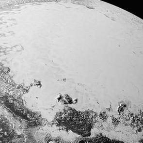 Pl&uuml;ton'un yeni fotoğrafları yayımlandı