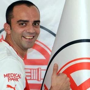 Semih Şent&uuml;rk sahaya iniyor