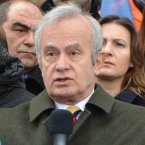 Hayri İn&ouml;n&uuml; o iddialara yanıt verdi