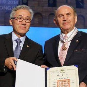 Topbaş&rsquo;a G&uuml;ney Kore'den devlet nişanı