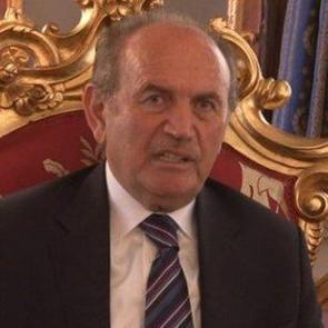 Topbaş&rsquo;tan "dershane tabelası" a&ccedil;ıklaması