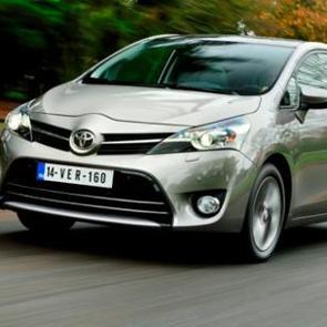 Toyota Verso'nun dizeli yollarda