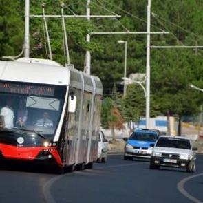 Tramb&uuml;sler, test s&uuml;r&uuml;şlerine başladı