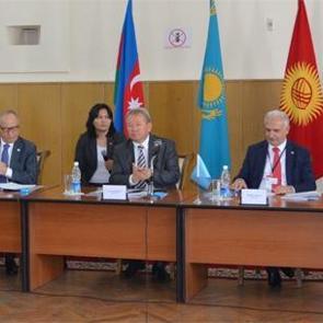 T&uuml;rk dili konuşan yazarlar birlik kurdu