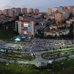 T&uuml;rkiye&rsquo;nin en b&uuml;y&uuml;k kardeşlik sofrası Vadi&rsquo;de