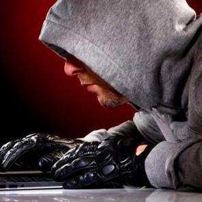 &Uuml;niversiteli hackera 2 yıl hapis cezası