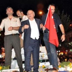 Vali TOMA'nın &uuml;st&uuml;ne &ccedil;ıktı