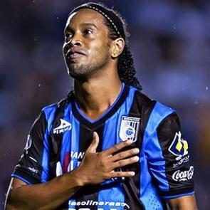 Ve Ronaldinho resmen a&ccedil;ıkladı!