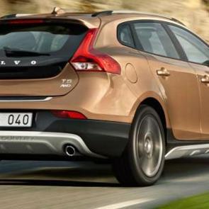 Volvo V60 Cross Country g&uuml;n sayıyor