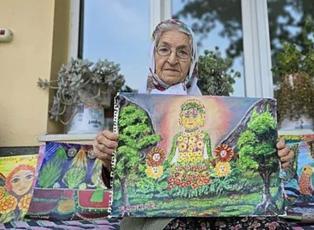 89 yaşındaki makbule teyze, fırçasını elinden bırakmıyor