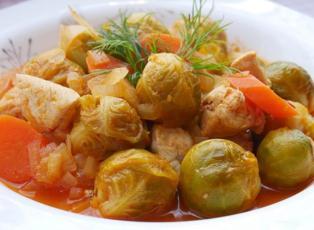 Sebze ve etin m&uuml;kemmel uyumu: Tavuklu Br&uuml;ksel lahanası tarifi