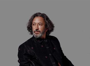 Eşini &ccedil;ocuklarını alıp İstanbul'u terk etmişti! Fettah Can'dan ilk a&ccedil;ıklama geldi