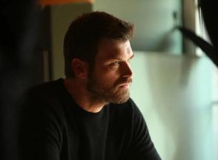 Kıvan&ccedil; Tatlıtuğ'un yeni anlaşması dudak u&ccedil;uklattı 