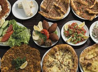 T&uuml;rk mutfağı sınırlarını aştı! Turistler bu yemekler i&ccedil;in kuyruğa giriyor