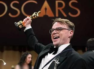 &Uuml;nl&uuml; y&ouml;netmenin Oscar &ouml;d&uuml;l&uuml; silah sayıldı: Havaalanında kayboldu!