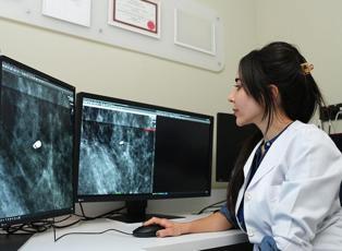 Erken teşhisin anahtarı: Mamografide g&ouml;r&uuml;len kire&ccedil;lenmelere dikkat