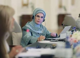 Emine Erdoğan, NATO Liderler Zirvesi'nde lider eşleriyle &Ccedil;ankaya K&ouml;şk&uuml;&rsquo;nde bir araya geldi
