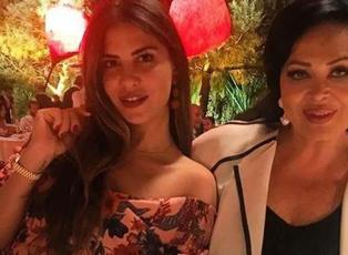 T&uuml;rkan Şoray, kızı Yağmur &Uuml;nal'la birlikte 7 yıl sonra aynı bankta poz verdi