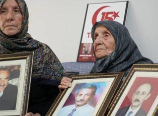 İki oğlunu ve damadını 15 Temmuz&rsquo;da şehit veren Muzaffer ninenin feryadı y&uuml;rekleri yaktı