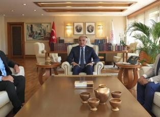 K&uuml;lt&uuml;r ve Turizm Bakanı Ersoy ile Acun Ilıcalı bir araya geldi