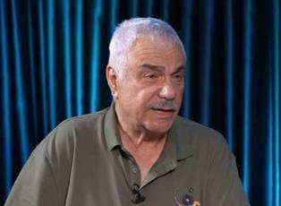 Hi&ccedil; &ccedil;ocuğu olmadığı i&ccedil;in yakındı! Yaprak D&ouml;k&uuml;m&uuml;'n&uuml;n Ali Rıza Bey'i korkularını anlattı