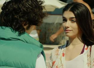 Hazar Erg&uuml;&ccedil;l&uuml;'den Medcezir itirafı! Yeniden &ccedil;ekilsin &ccedil;ağrısına yanıt verdi