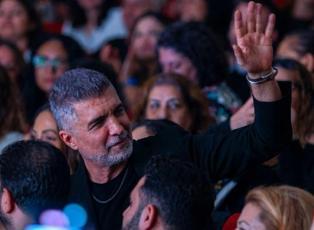 Dizi d&uuml;nyasında şok veda: &Ouml;zcan Deniz ekranlardan &ccedil;ekiliyor!