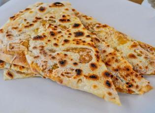 5 dakikada lavaştan kolay g&ouml;zleme tarifi! En kolay g&ouml;zleme nasıl yapılır?