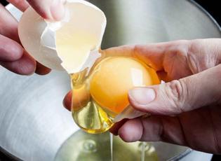 Yumurta akının cilde faydaları neler? Yumurta akı ne işe yarar? Yumurta akı maskesi