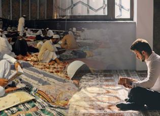 İtikaf nedir ve itikafa nasıl girilir? İtikafa girmenin faziletleri nelerdir?