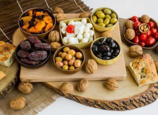 Kilo almamak i&ccedil;in sahurda ne yemeli? Diyete uygun sahur men&uuml;leri