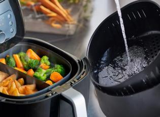Airfryer nasıl temizlenir? Airfryer yıkanır mı? Fritöz temizliği