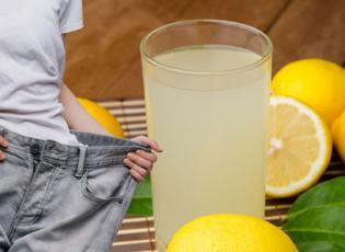Sabah aç karnına limonlu su içmenin 20 inanılmaz faydası! Etkisi şaşırtıyor
