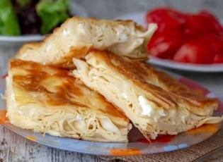Su b&ouml;reği tadında &ccedil;ıtır kırpık b&ouml;rek tarifi! Hazır yufkadan su b&ouml;reği nasıl yapılır?