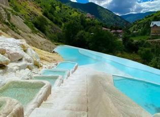 Beyazdan maviye yolculuk: Karadeniz’deki Pamukkale