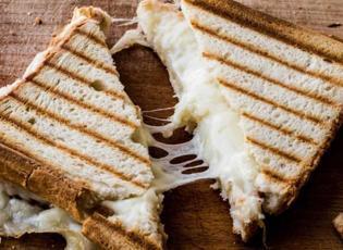 Bakanlık harekete geçti! Kaşar peynirinde akılalmaz hile! Kaşarlı tost diye bakın ne yiyormuşuz