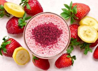 Yağ yakan çilekli sumaklı smoothie tarifi!